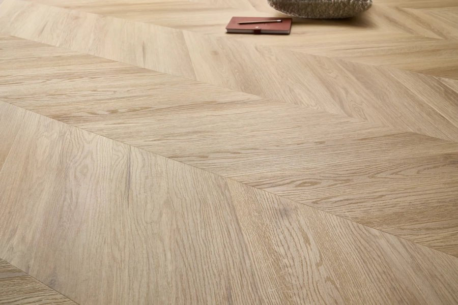 SPC Vinilinės Grindys Amaron Chevron – Harlow Oak - Vinilines - grindys.lt